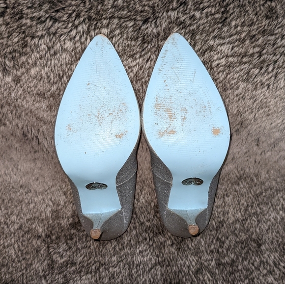 Betsey Johnson Altar Pumps Silver Women's 7 - Picture 11 of 11